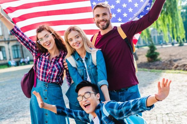 Du học Mỹ có được mang theo vợ con không?
